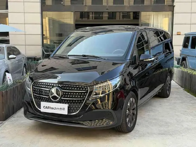 Mercedes-Benz V-Class 2024, 9 000 км