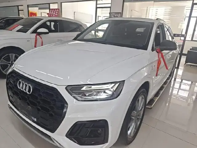 Audi Q5L 2022, 90 300 км