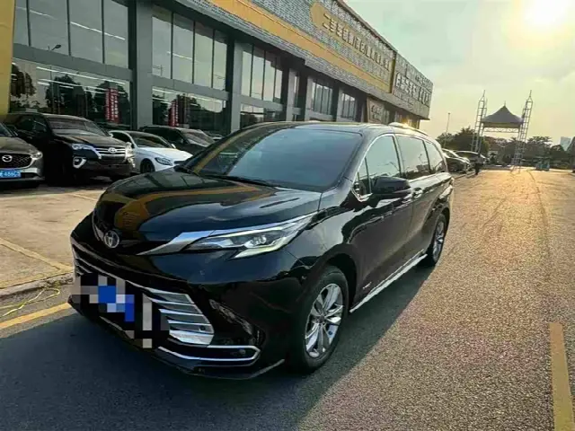 Toyota Sienna 2021, 50 000 км