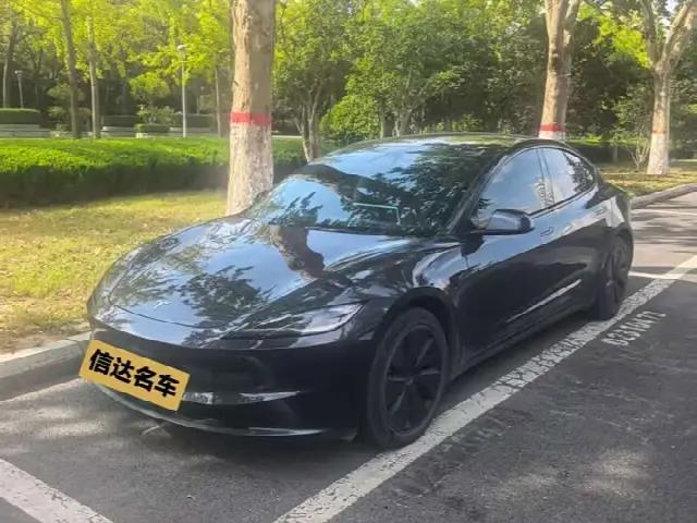 Tesla Model 3 2023, 27 000 км