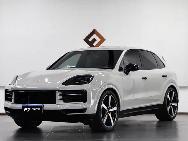 Porsche Cayenne 2024, 61 000 км
