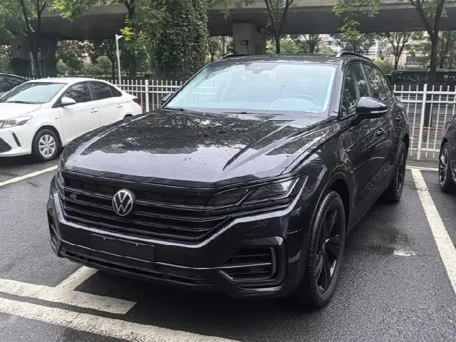 Volkswagen Touareg 2022, 60 000 км