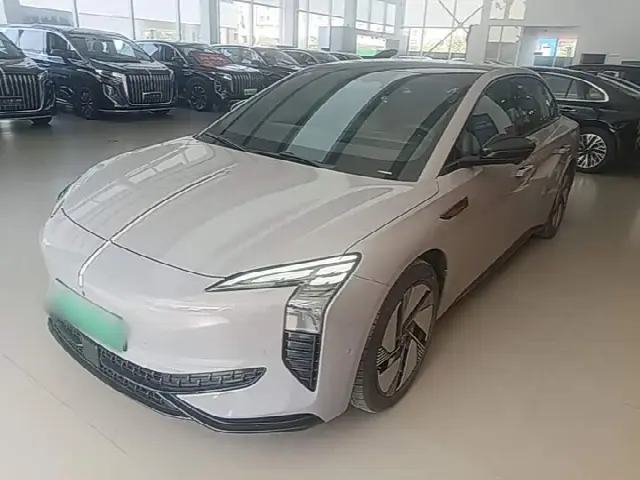Hongqi EH7 2025, 12 600 км