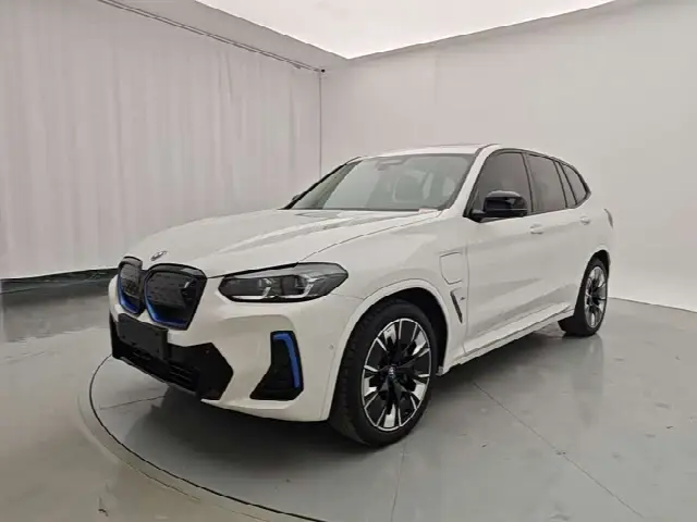 BMW iX3 2022, 70 000 км