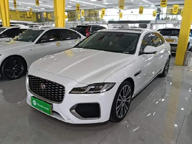 Jaguar XF L 2022, 72 500 км