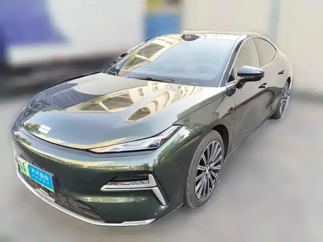 Geely Galaxy Starshine 8 EM-i 2025, 10 500 км