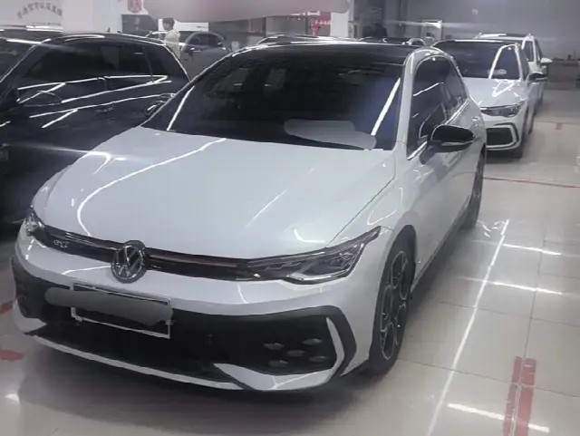 Volkswagen Golf GTI 2025, 7 500 км