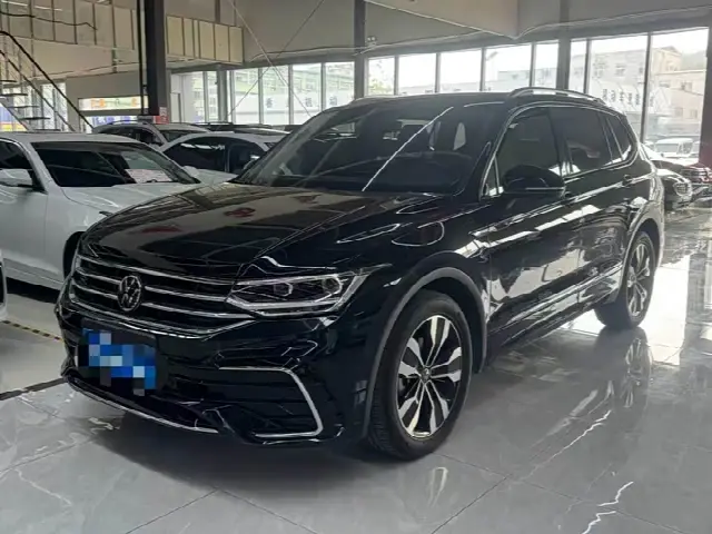 Volkswagen Tiguan L Pro 2024, 30 000 км