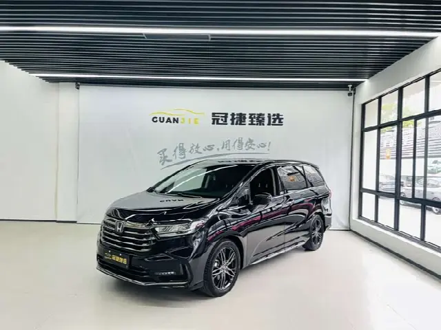 Honda Odyssey 2022, 60 900 км