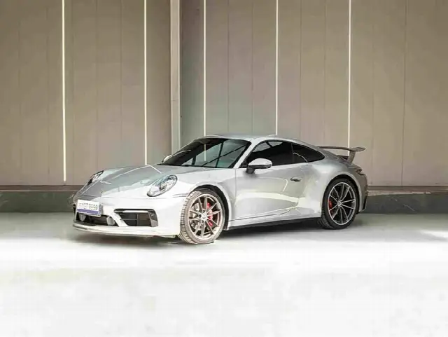 Porsche 911 2023, 14 000 км