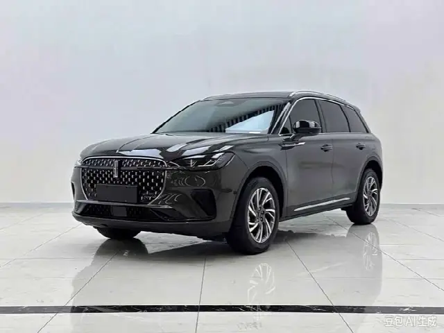 Lincoln Corsair 2025, 10 800 км