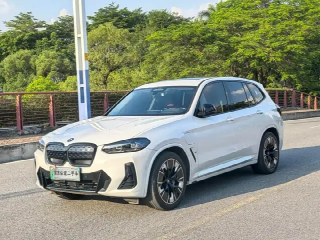 BMW iX3 2022, 40 000 км