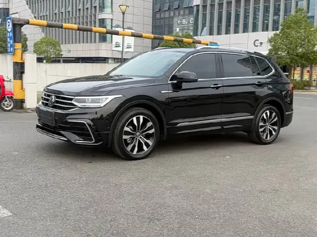 Volkswagen Tiguan L Pro 2024, 7 000 км
