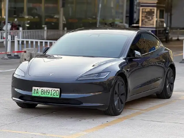 Tesla Model 3 2023, 29 000 км