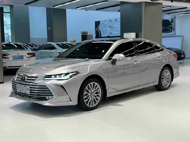 Toyota Avalon 2024, 28 000 км