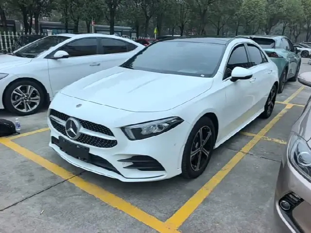 Mercedes-Benz A-Class 2022, 27 300 км