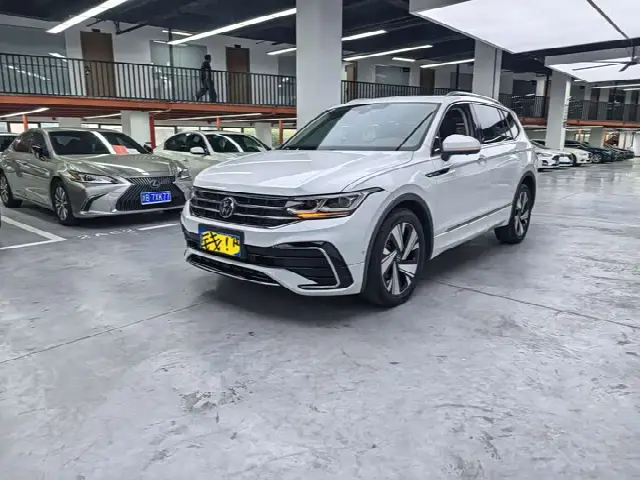Volkswagen Tiguan L Pro 2023, 35 000 км
