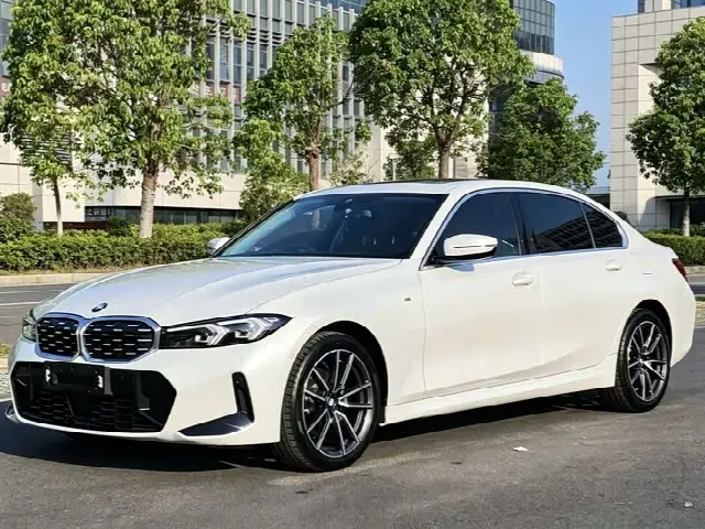 BMW 3 Series 2025, 15 000 км