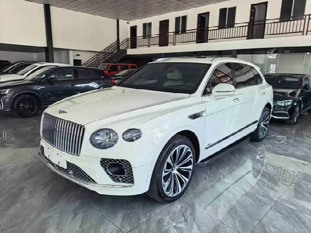Bentley Bentayga 2023, 35 000 км