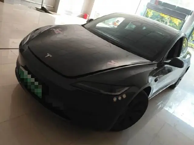 Tesla Model 3 2023, 37 000 км
