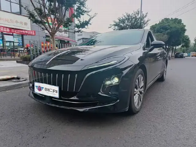 Hongqi E-QM5 2024, 27 000 км
