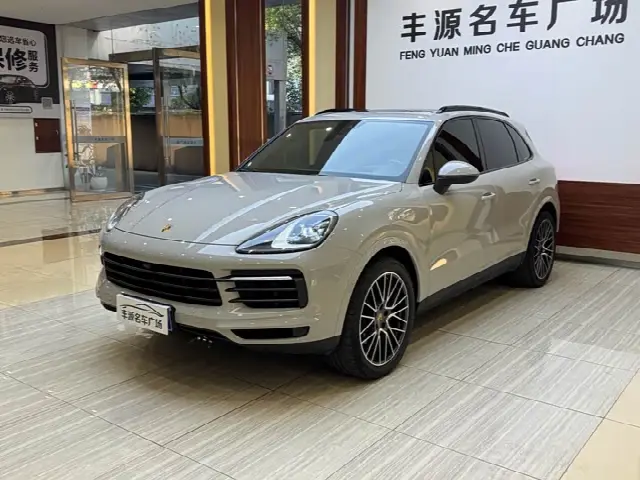 Porsche Cayenne 2023, 34 000 км