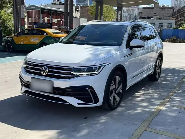 Volkswagen Tiguan L Pro 2023, 46 900 км