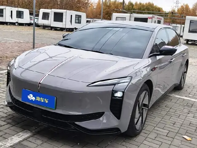 Hongqi EH7 2025, 9 100 км
