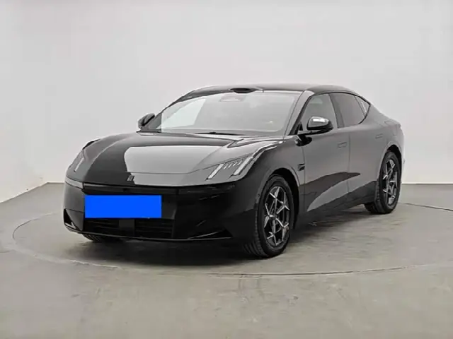 Lynk & Co 30 EM-P Hybrid 2025, новый