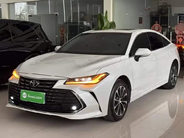Toyota Avalon 2023, 24 400 км