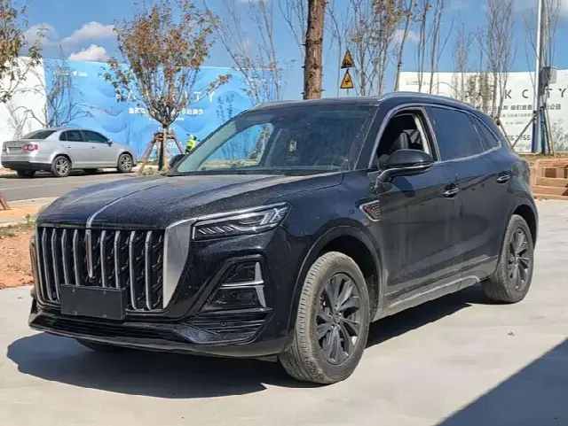 Hongqi HS5 2023, 33 000 км