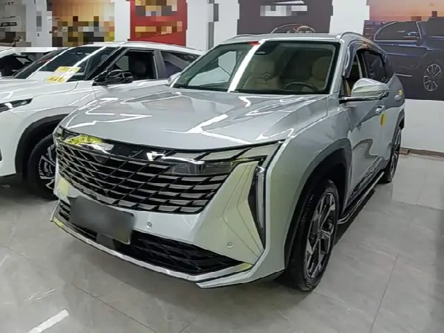 Geely Atlas L 2023, 28 300 км