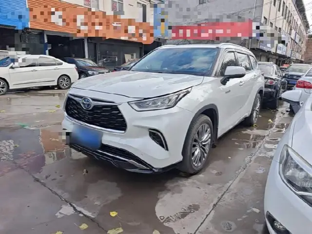 Toyota Highlander 2022, 62 900 км