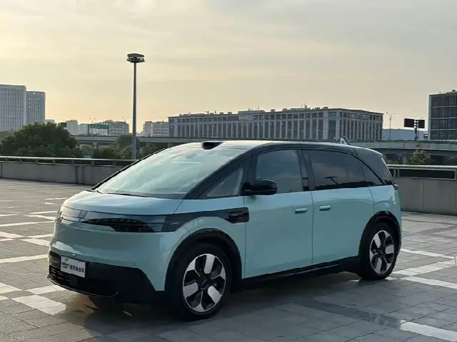 Zeekr Mix 2025, 200 км