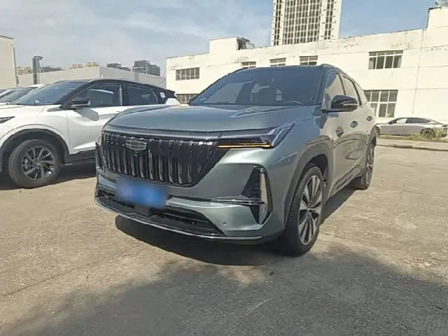 Geely Atlas L 2025, 3 700 км