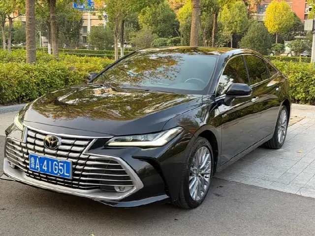 Toyota Avalon 2024, 30 000 км