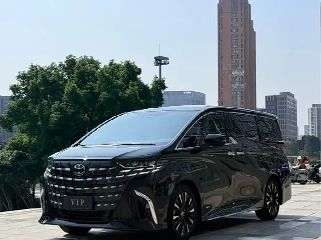 Toyota Alphard 2024, 35 000 км