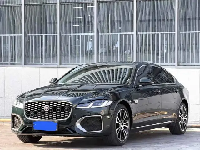 Jaguar XF L 2022, 30 000 км