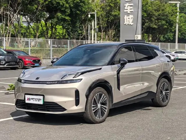 Lynk & Co 08 EM-P Hybrid 2025, 25 000 км