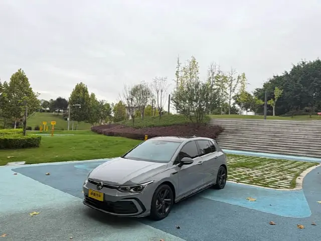Volkswagen Golf 2021, 44 000 км