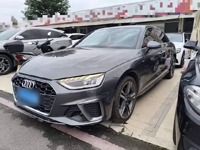 Audi A4L 2020, 93 000 км