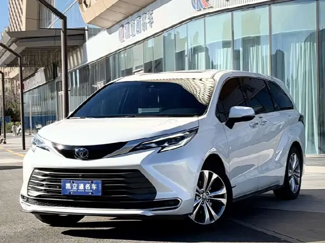 Toyota Sienna 2023, 37 000 км