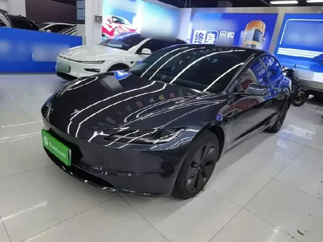 Tesla Model 3 2023, 67 800 км