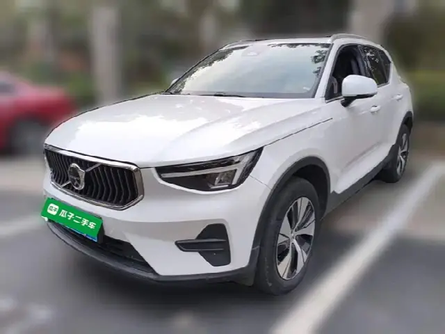 Volvo XC40 2023, 37 500 км
