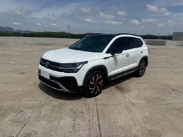 Volkswagen Tharu 2023, 16 000 км