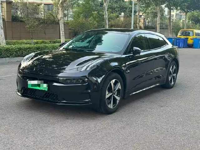 Zeekr 001 2022, 32 000 км