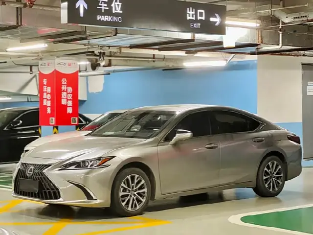 Lexus ES 2023, 90 000 км