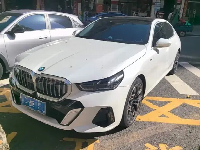 BMW 5 Series 2024, 38 000 км