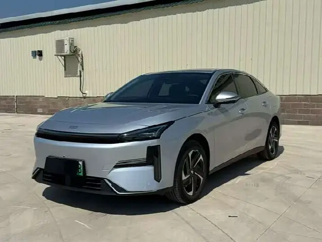 Geely Galaxy L6 2025, 13 000 км