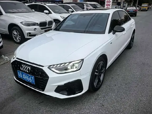 Audi A4L 2022, 48 900 км